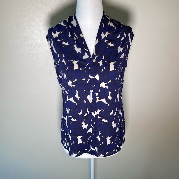 Banana Republic Tops - Banana Republic Blue Floral button down tank top Size 4 Work Top